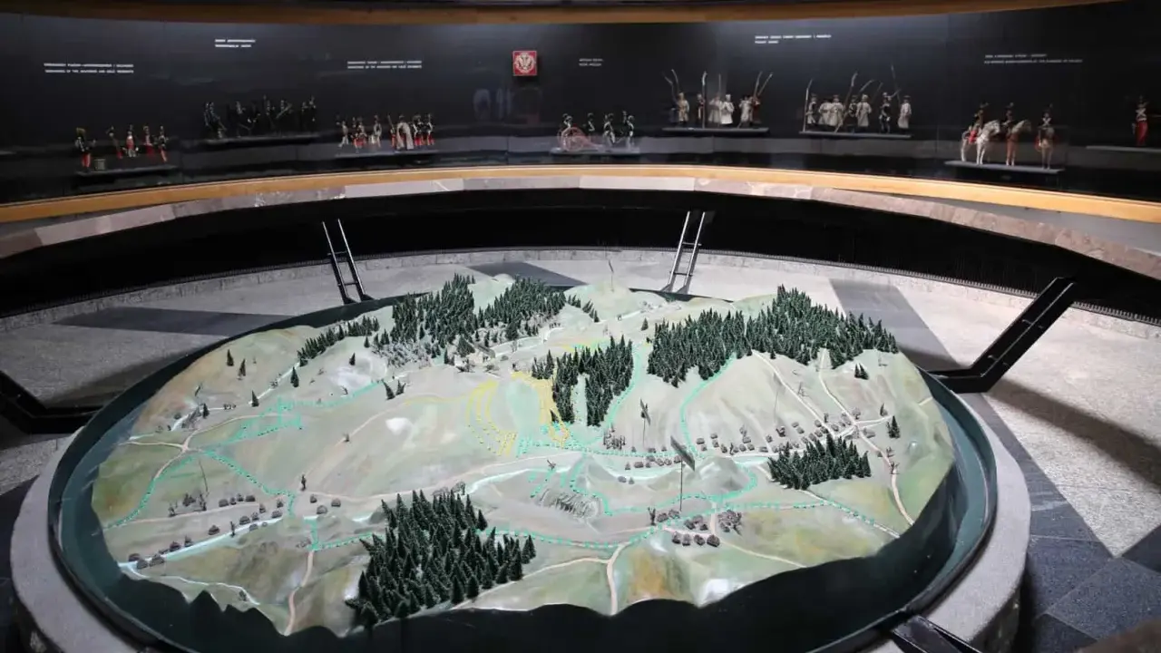 Model terenu bitwy pod Racławicami. Sprawdź panorama racławicka cennik, by poznać ceny wstępu.