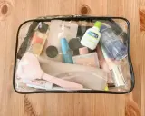 Bezpieczny przewóz pamiątek w samolocie: Co zabrać do podręcznego?